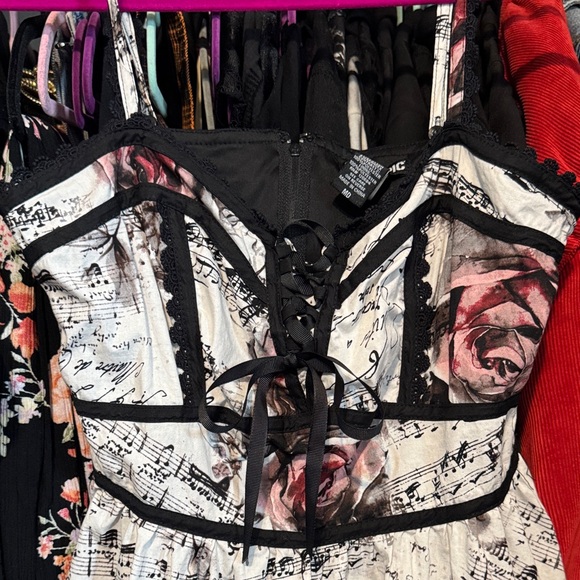 Floral musical dress | HOTTOPIC - Picture 8 of 10